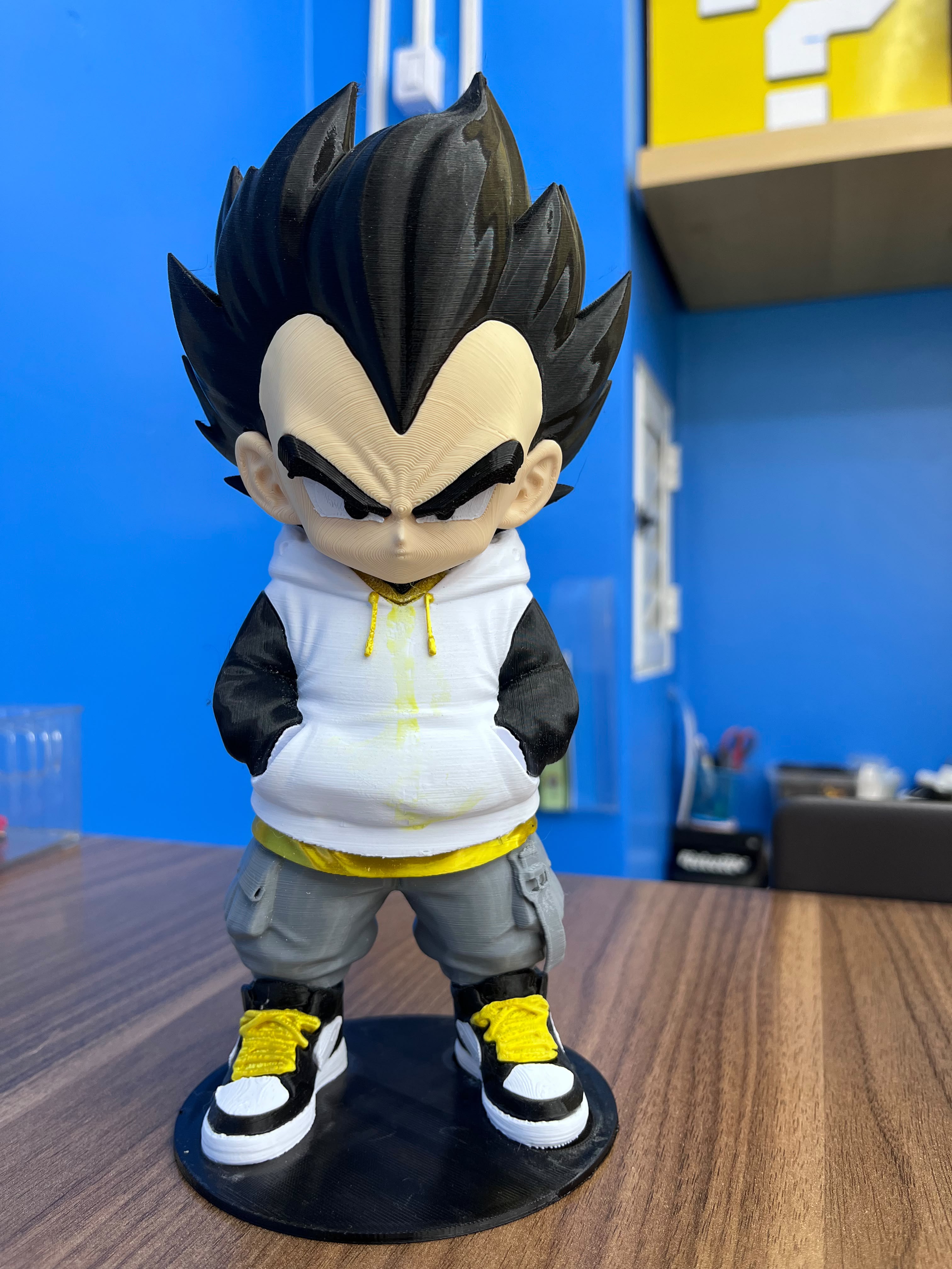 VEGETA DRAGON BALL Z - COM AVARIAS